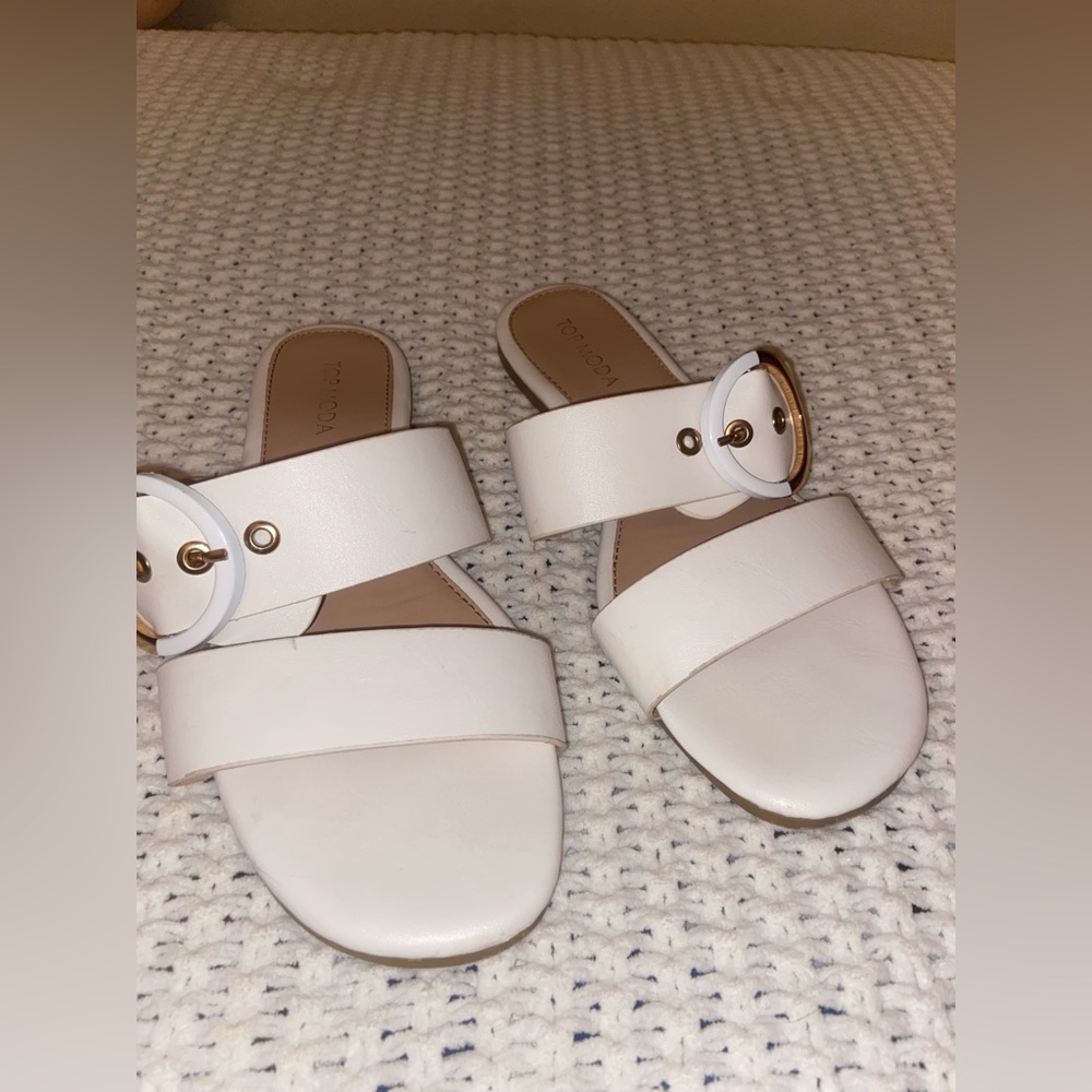 🤍White Sandals🤍